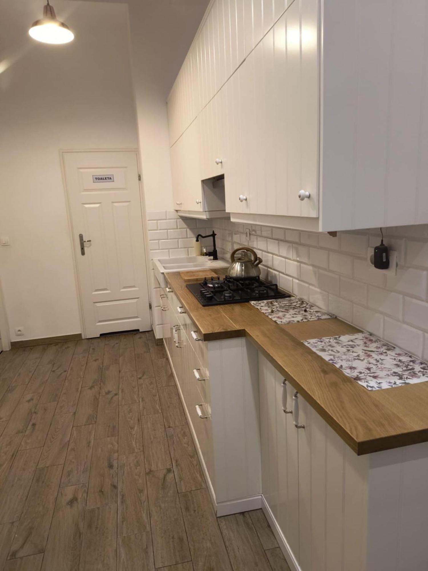 Wawel Hostel Красков Екстериор снимка