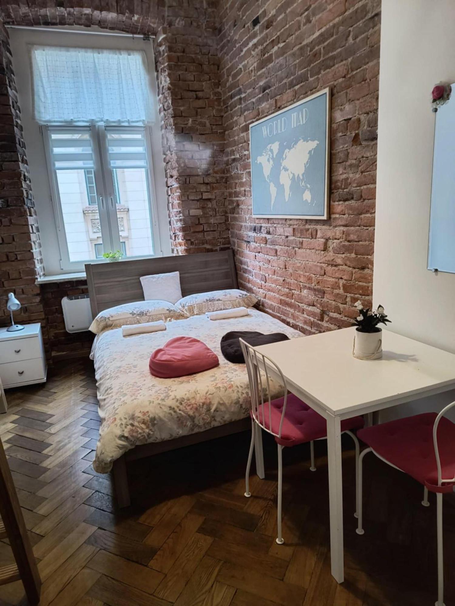 Wawel Hostel Красков Екстериор снимка