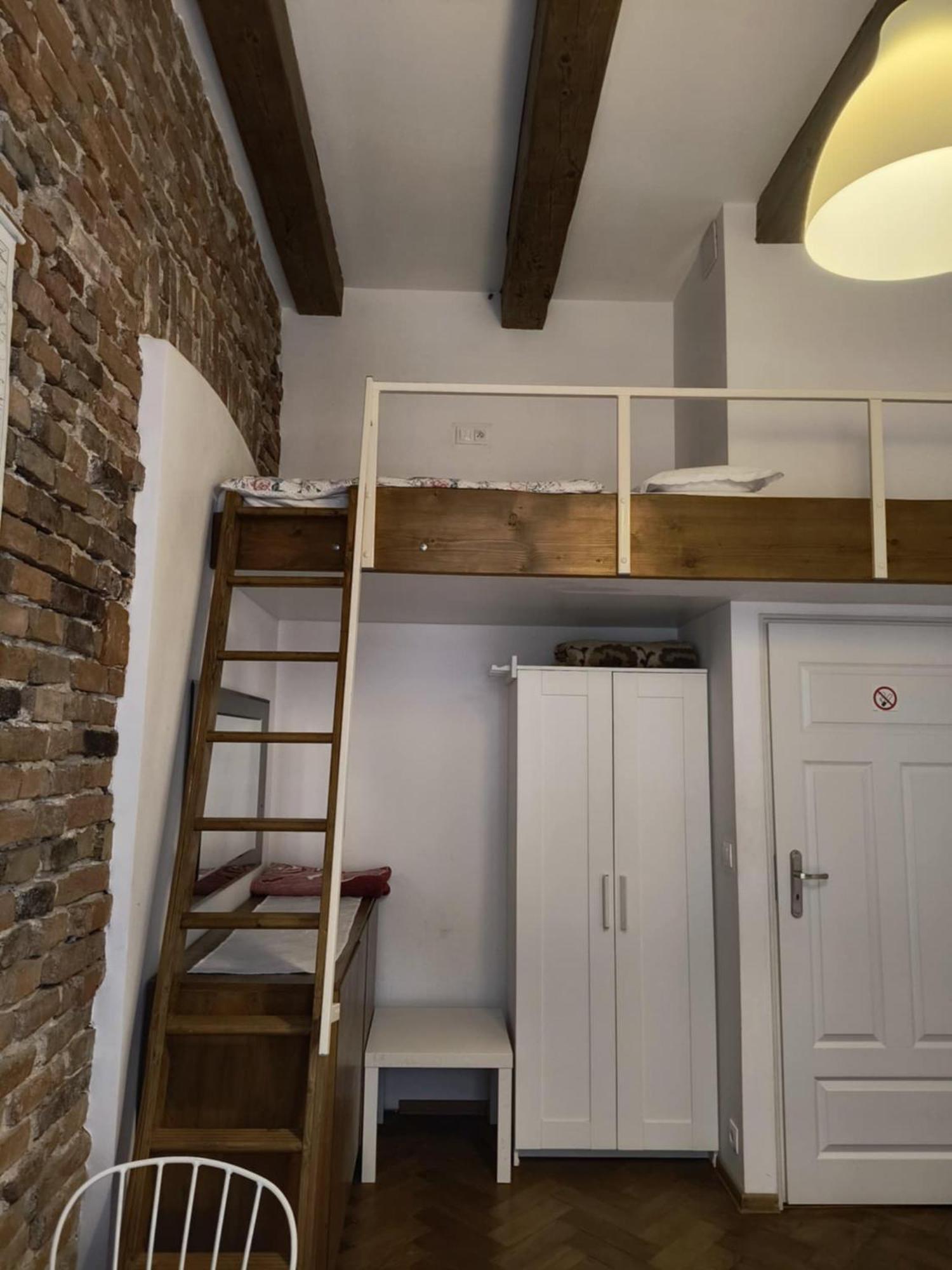 Wawel Hostel Красков Екстериор снимка